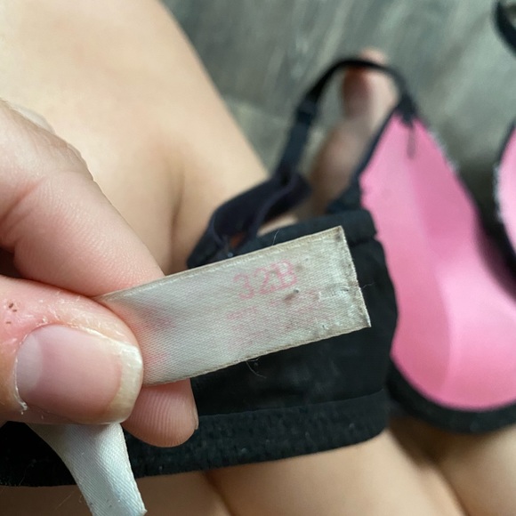 Bras - Picture 3 of 5